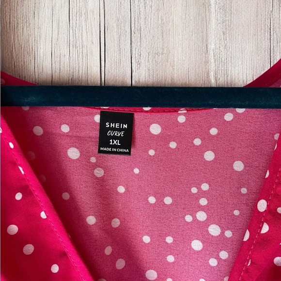 SHEIN hot pink polka dot blouse NWOT -1X (F12) - Picture 3 of 5